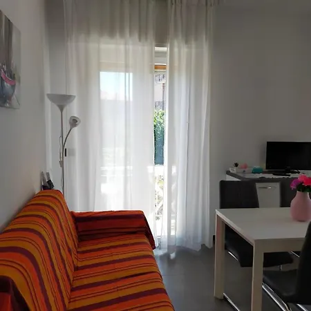 Vacanza Relax E Mare דירה לואנו